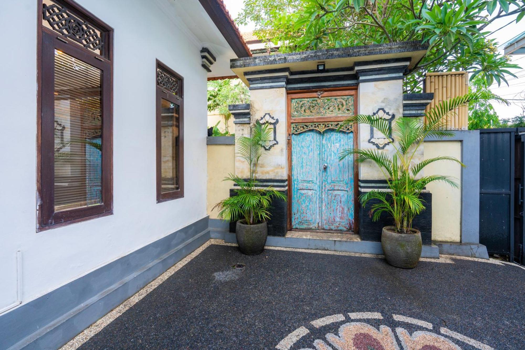 Walking To The Beach At Omahati Villa Canggu  Exterior photo