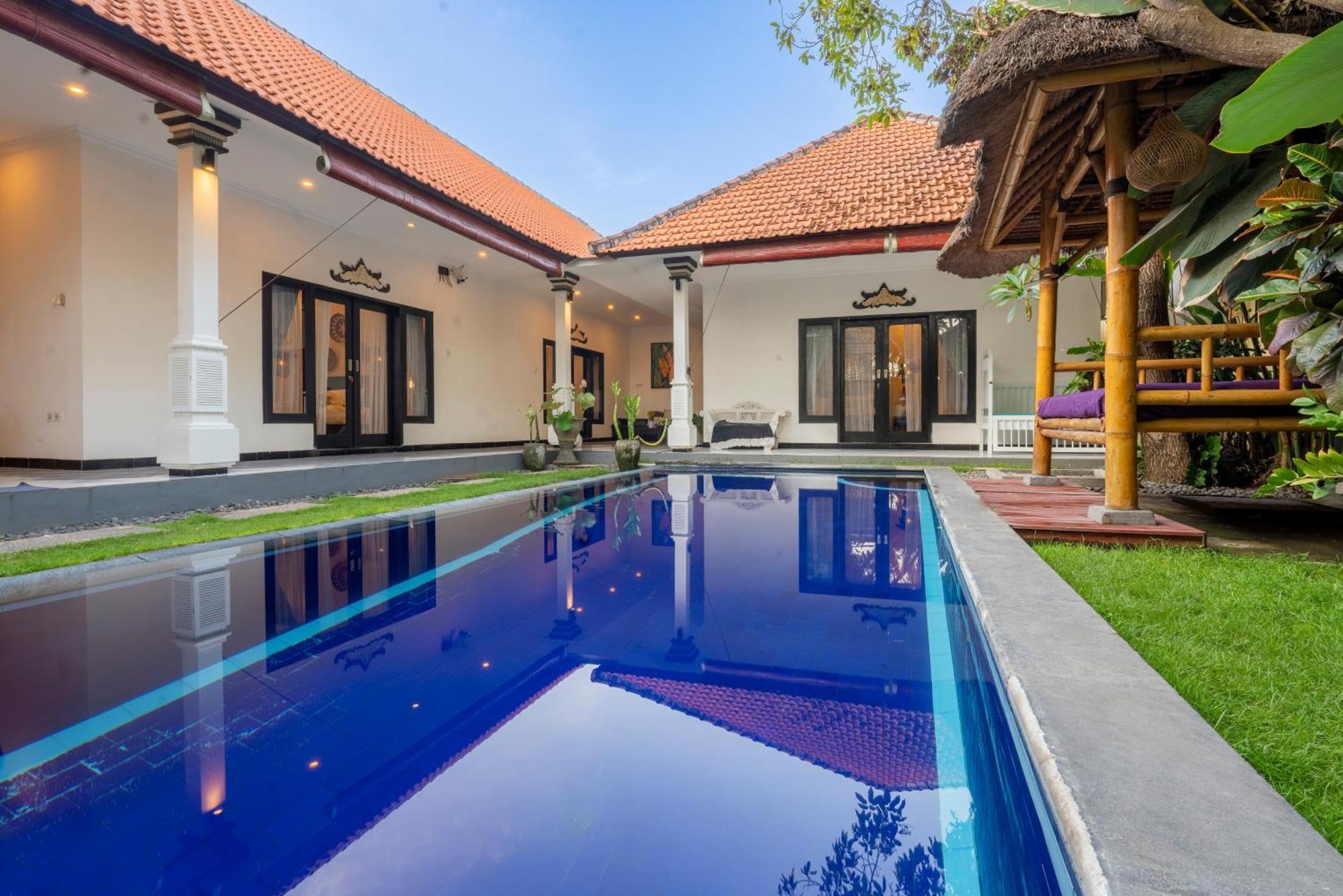 Walking To The Beach At Omahati Villa Canggu  Exterior photo