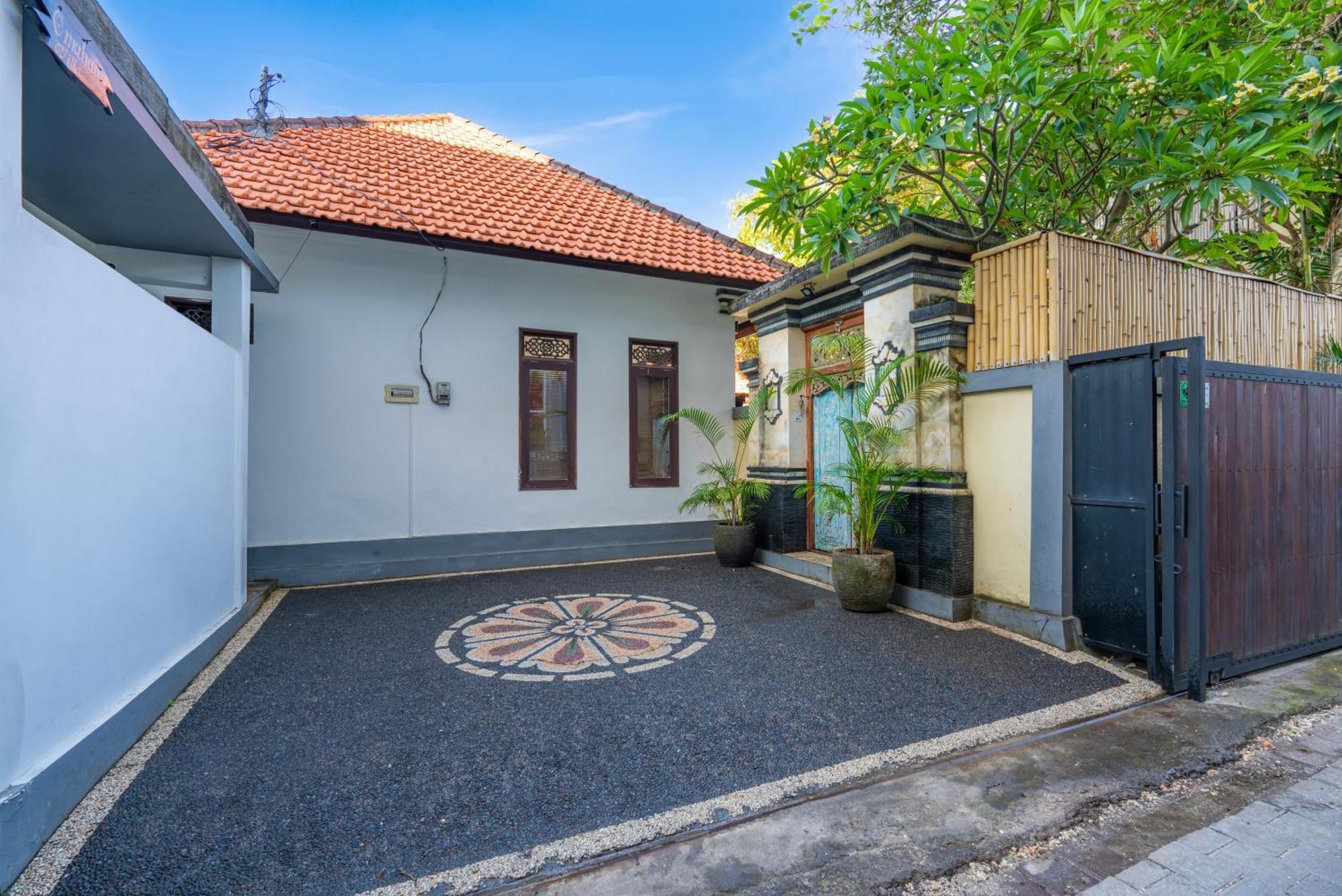 Walking To The Beach At Omahati Villa Canggu  Exterior photo
