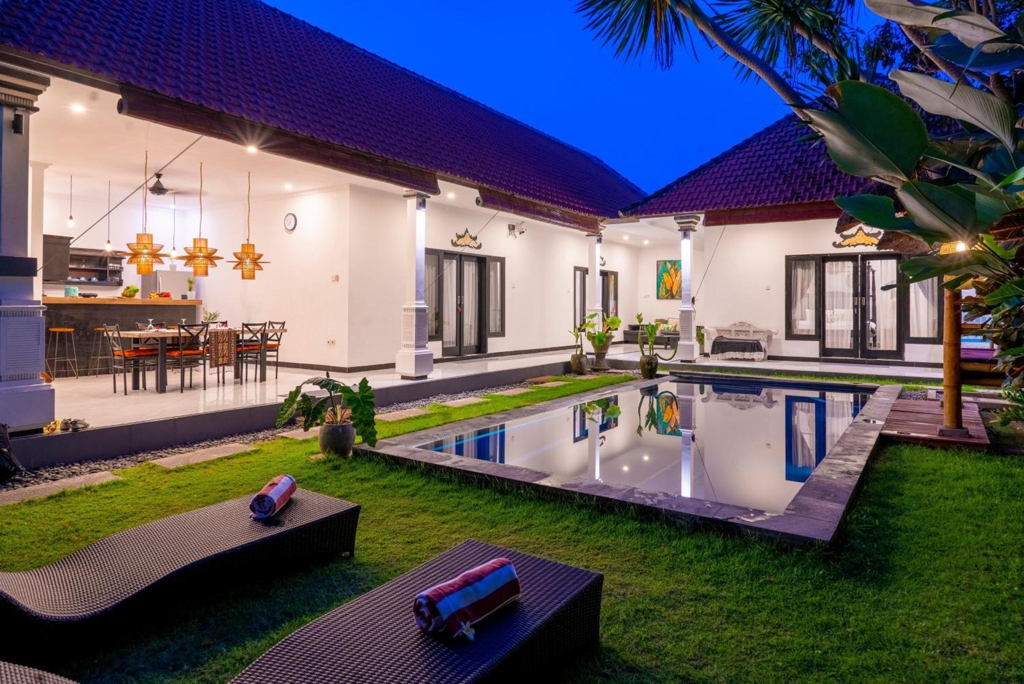 Walking To The Beach At Omahati Villa Canggu  Exterior photo